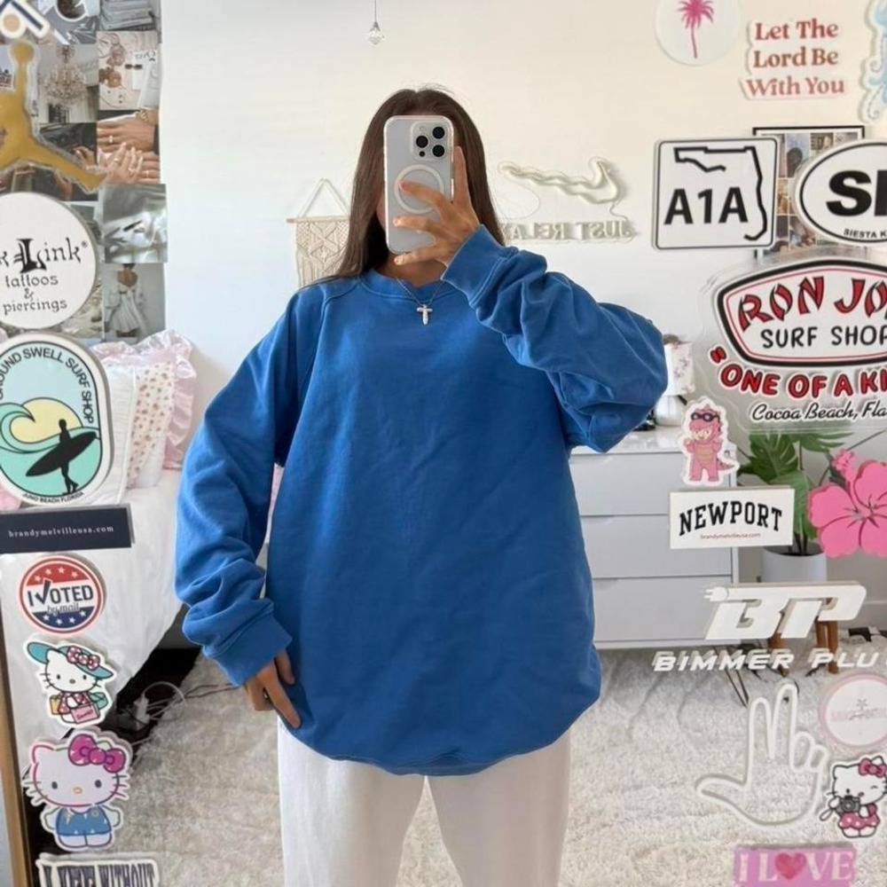gorgeous blue gap crewneck sweatshirt